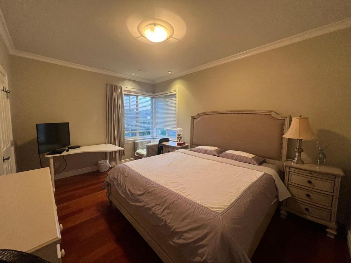 Lucky Room, A Comfortable Suite Close To Yvr Richmond Exterior photo